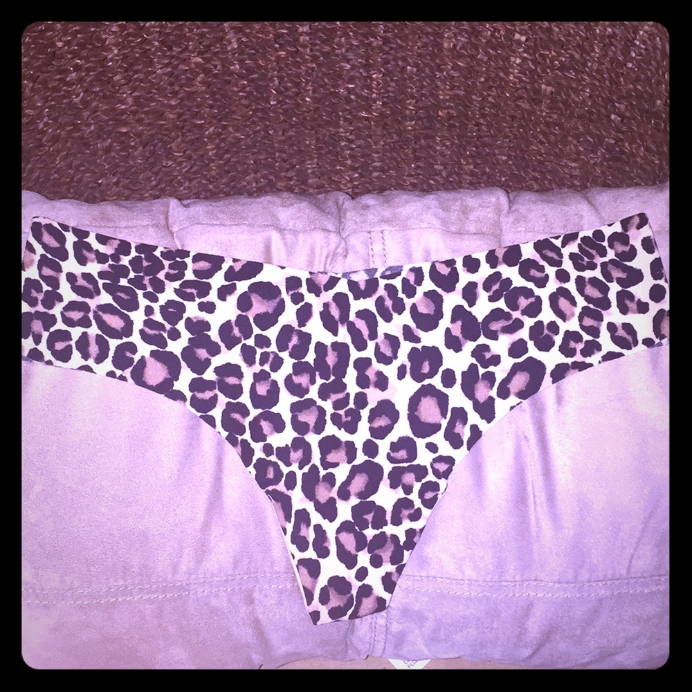 Victoria’s Secret No Show Thong 🌸